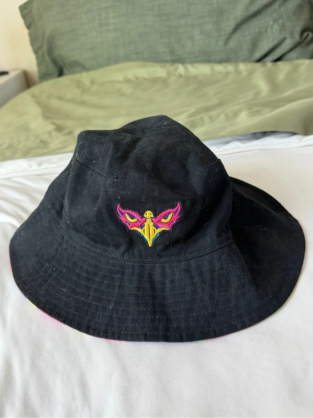 Reversible Electric Hawk Bucket Hat